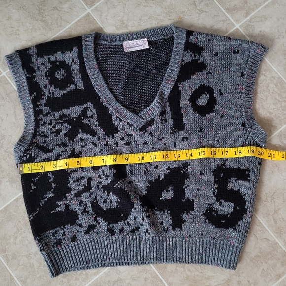 Vintage 80s Novelty Sweater Vest Tic-Tac-Toe Pattern - Picture 8 of 8